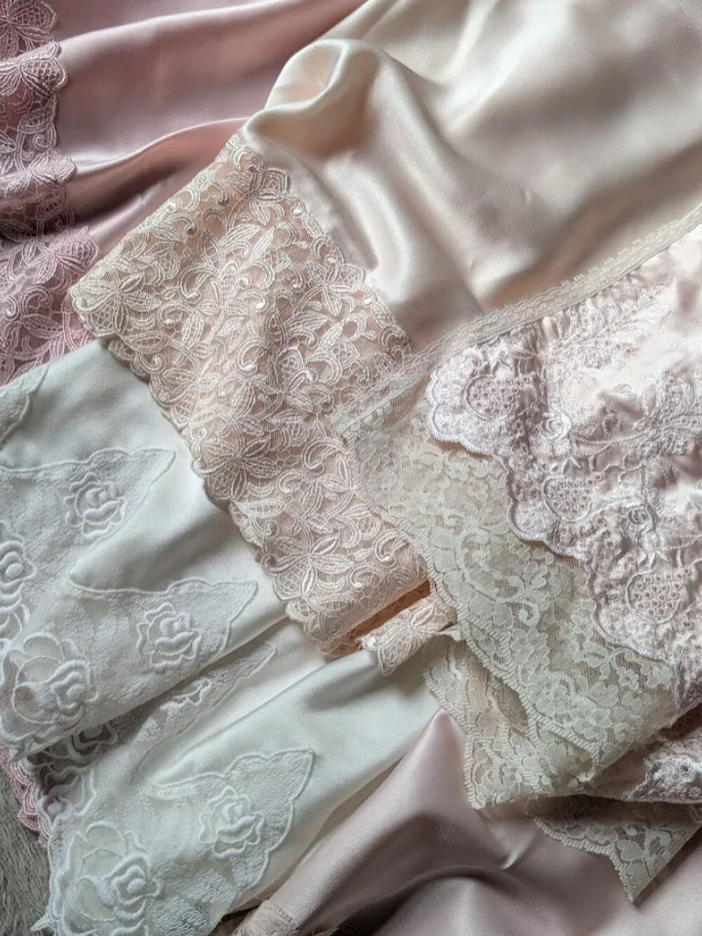 Vtg Wacoal Lingerie Silky Satin Camisole Tapestry Lace Light Beige Sz: Large